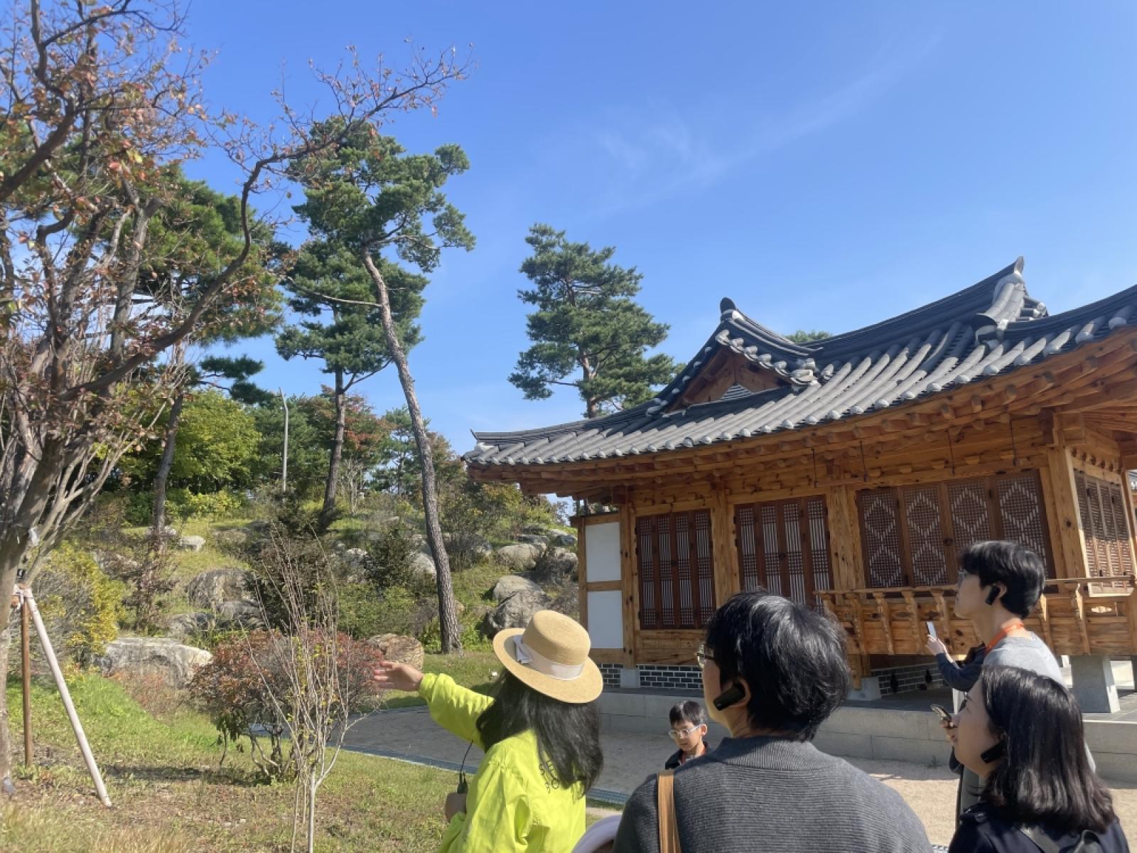 external_image 그림입니다. 원본 그림의 이름: IMG_2219.jpg 원본 그림의 크기: 가로 4032pixel, 세로 3024pixel 사진 찍은 날짜: 2025년 10월 25일 오후 10:57 카메라 제조 업체 : Apple 카메라 모델 : iPhone 12 mini 프로그램 이름 : 18.6.2 F-스톱 : 1.6 노출 시간 : 1/2132초 ISO 감도 : 32 노출 모드 : 자동 35mm 초점 거리 : 26 프로그램 노출 : 자동 제어 모드