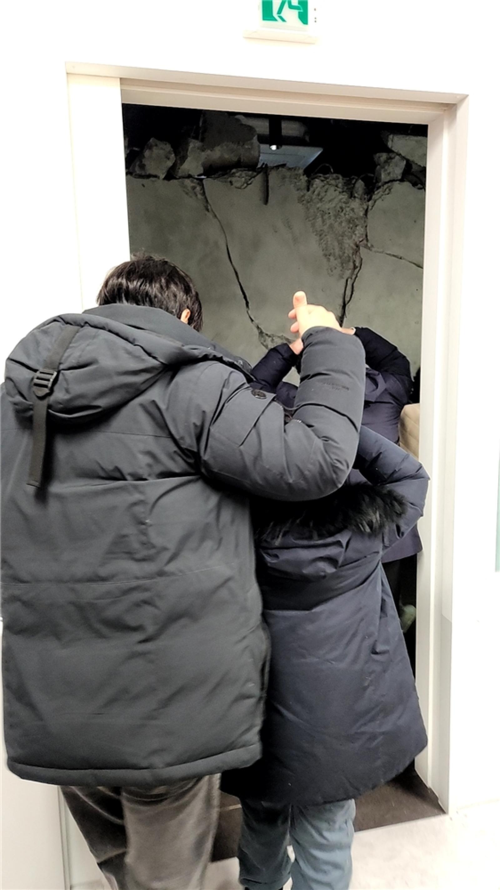 그림입니다.  원본 그림의 이름: IMG_2673.jpeg  원본 그림의 크기: 가로 1080pixel, 세로 1920pixel  사진 찍은 날짜: 2025년 12월 06일 오후 11:17  색 대표 : sRGB  EXIF 버전 : 0221