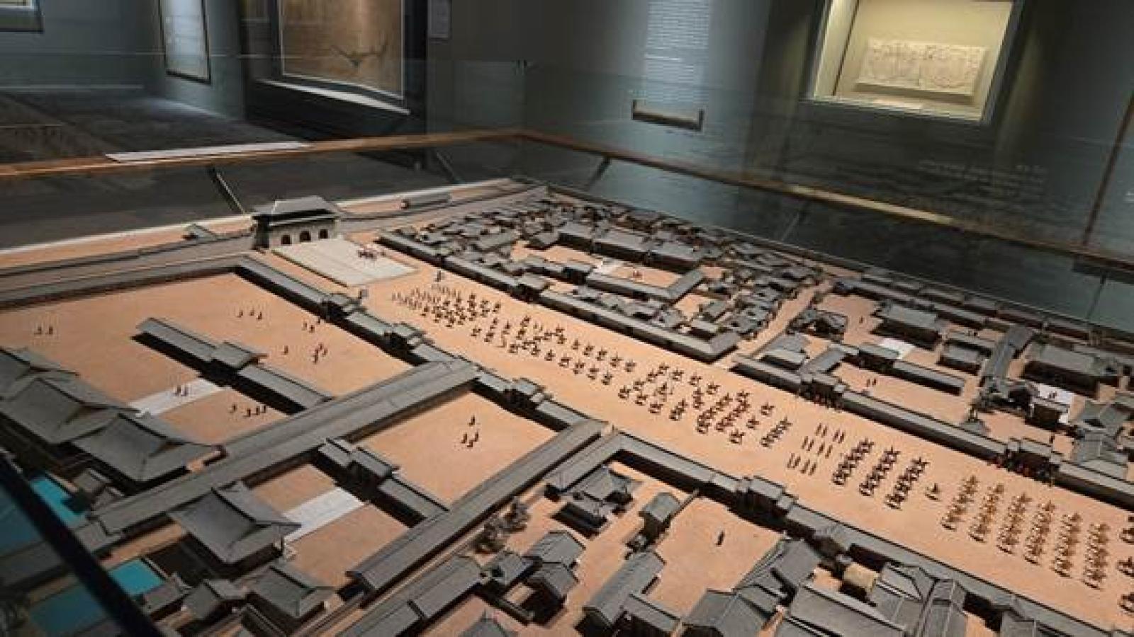 텍스트, 실내이(가) 표시된 사진  AI 생성 콘텐츠는 정확하지 않을 수 있습니다.